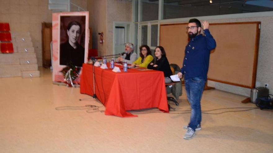 El concejal Tomás Hermelo, en el acto de inauguración del Fondo en la Casa de Cultura.// Gonzalo Núñez