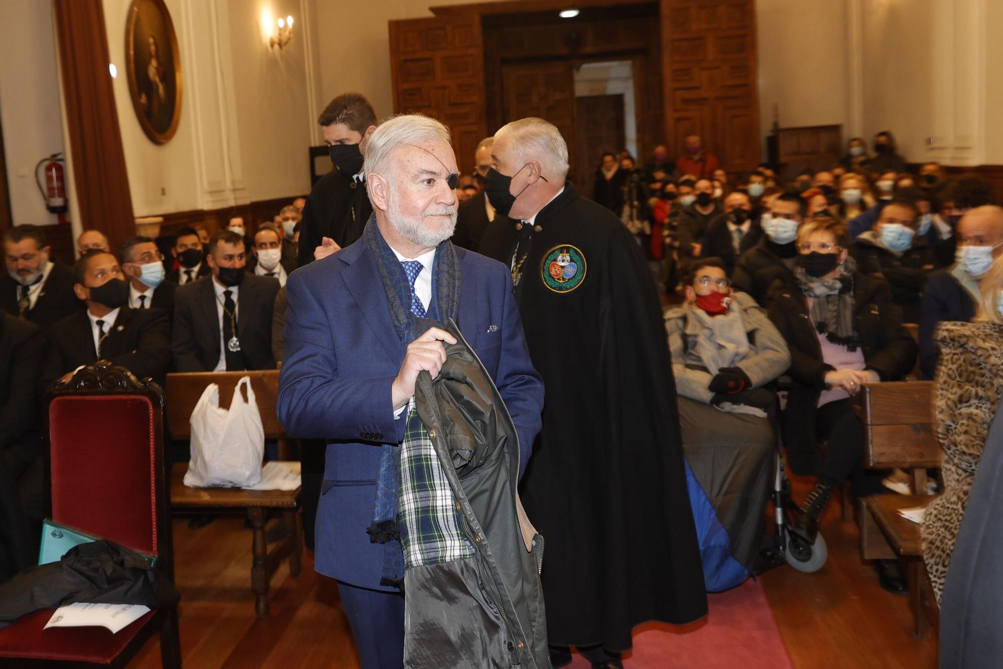 EN IMÁGENES: Así fue el pregón de Semana Santa de la Hermandad de los estudiantes en Oviedo