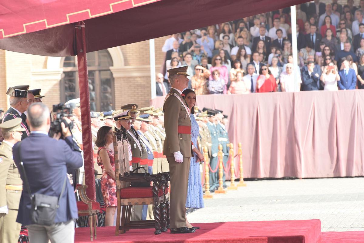 La princesa Leonor jura bandera