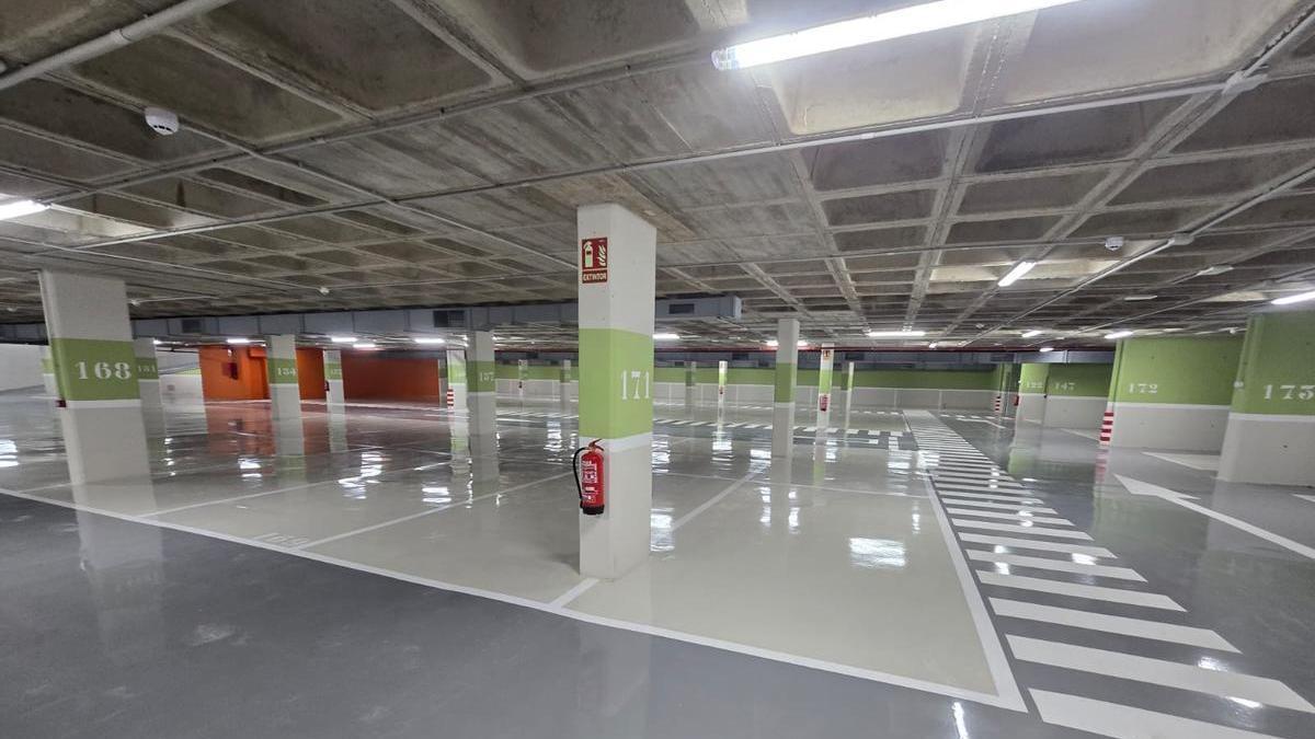 Imatge de l’aparcament de la plaça del Mercat una vegada concloses les obres que permetran la seua reobertura l’1 de juliol