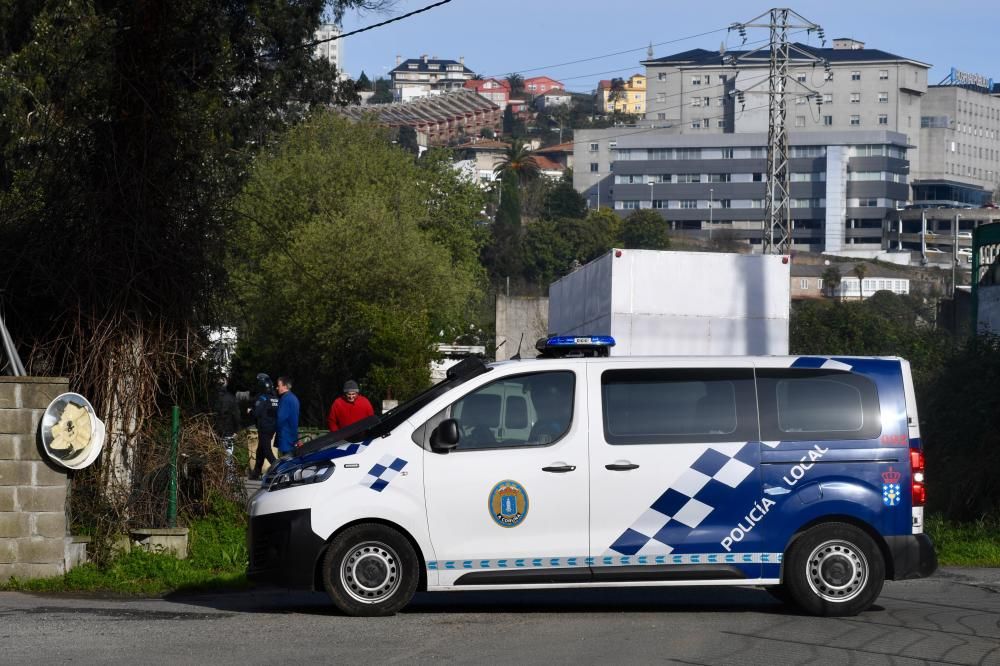 El Concello derriba 4 infraviviendas en A Pasaxe