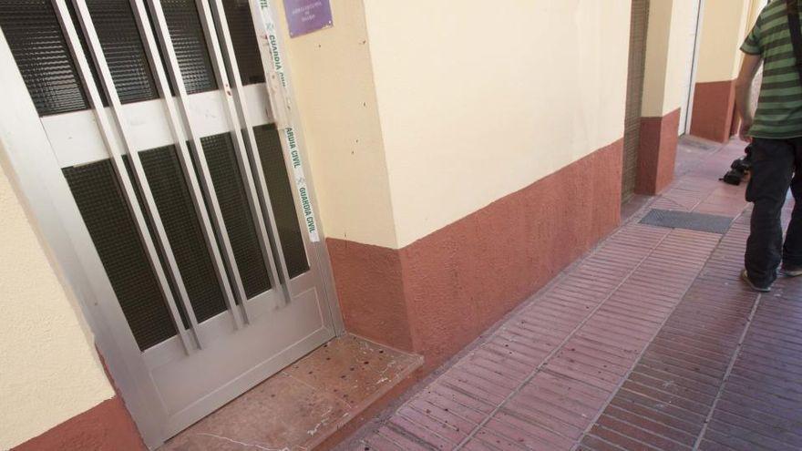 Parte de la fachada del inmueble donde se produjo el atroz suceso en San Vicente del Raspeig.