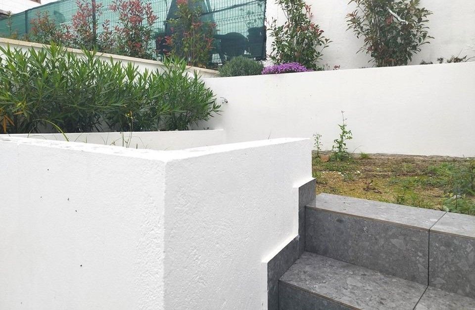 Así son los adosados rehabilitados en pleno barrio de Conxo