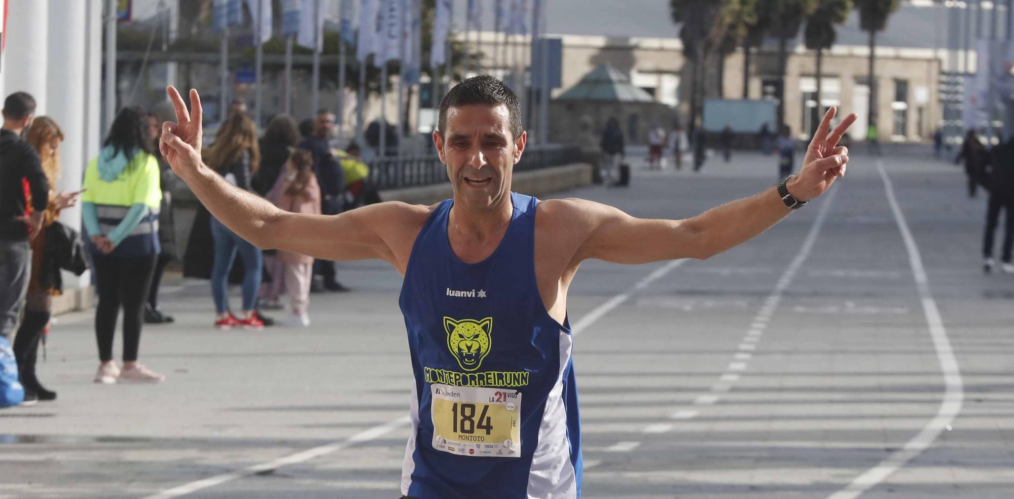 Saad Slimani y Esther Valiño conquistan la Medio Maratón de Vigo