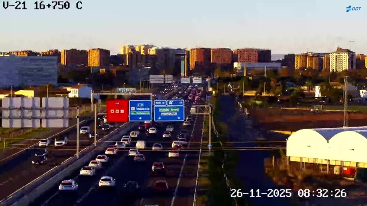 V-21 en la entrada a València