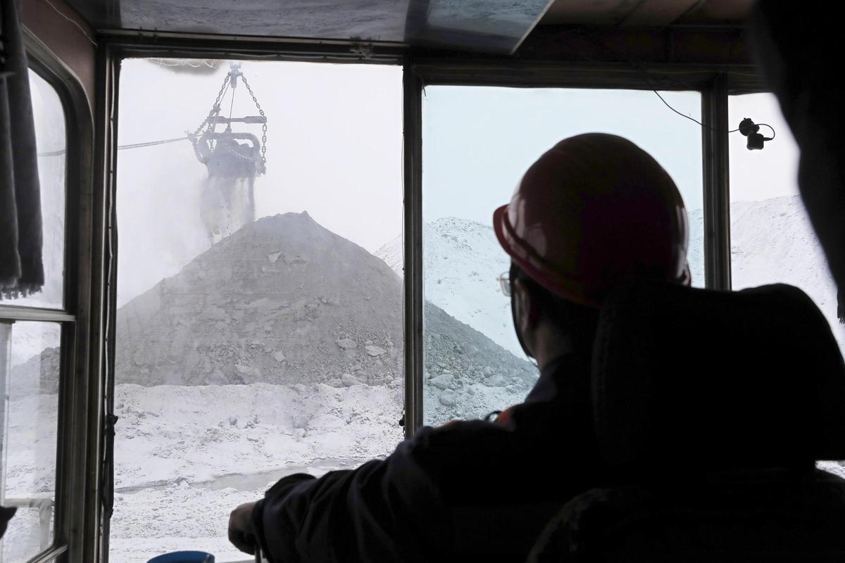 Extracción de carbón en la mina a cielo abierto de Vostsibugol, en Siberia