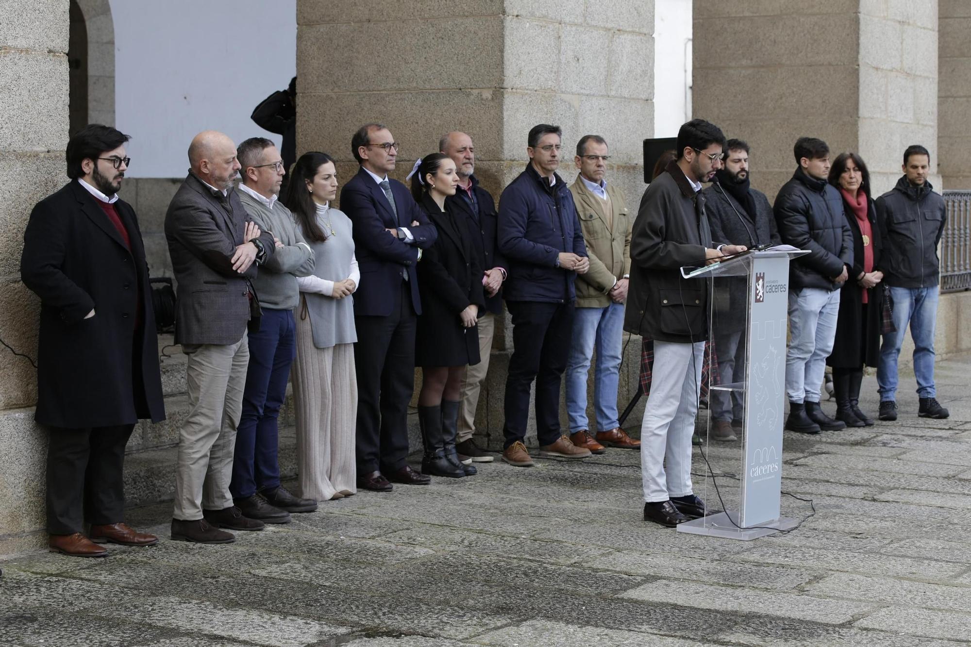 Imágenes | Minutos de silencio en Extremadura por el 11-M