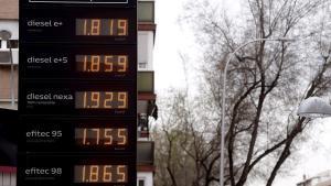 Els preus del dièsel i la gasolina es desboquen amb les pujades més grans dels últims quatre anys