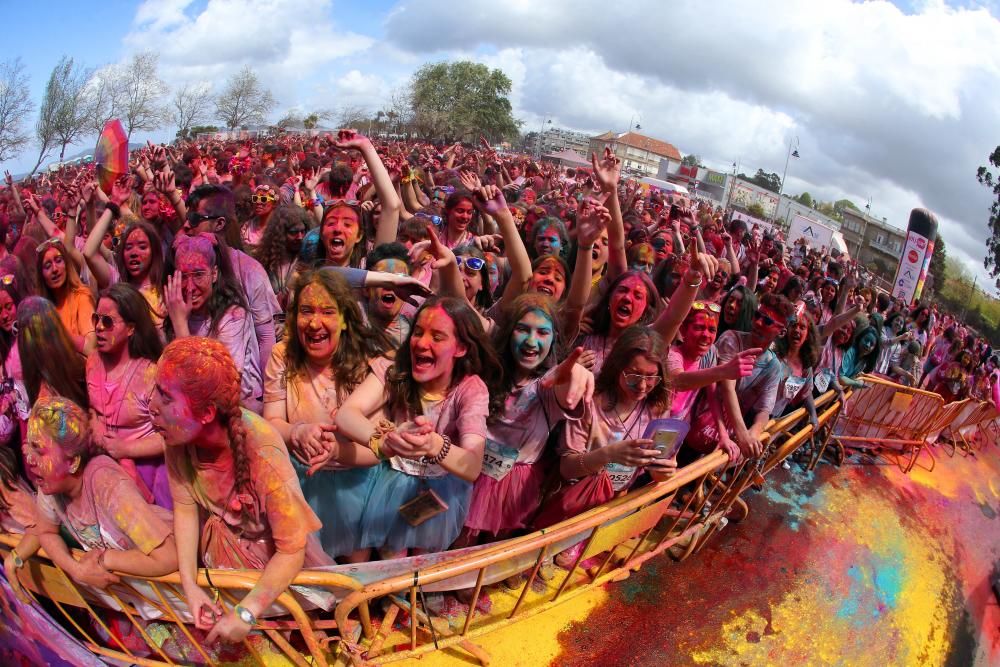 La Holi Life tiñe Vigo con toneladas de color