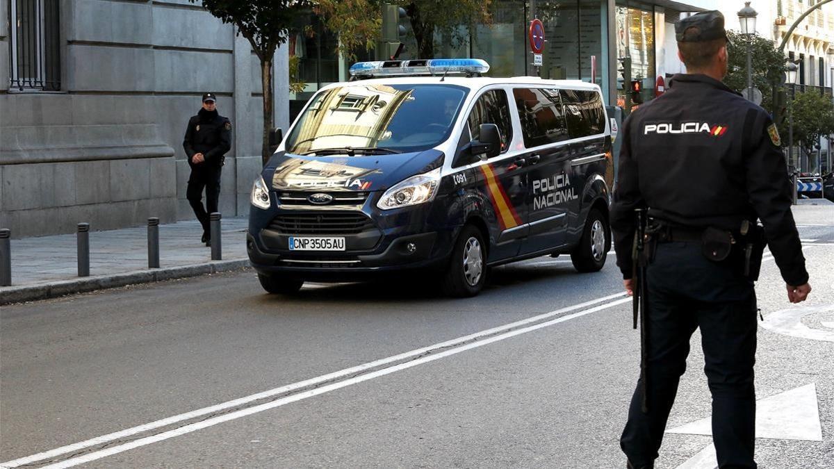 El furgón policial que traslada a los detenidos al Tribunal Supremo.