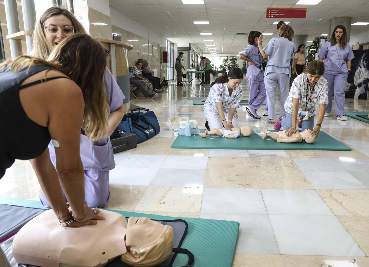 Celebración del Día Mundial del Paro Cardíaco en el Hospital de Sant Joan con un taller de RCP Celebración del Día Mundial del Paro Cardíaco en el Hospital de Sant Joan con un taller de RCP