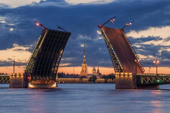 Puente del Palacio, San Petersburgo