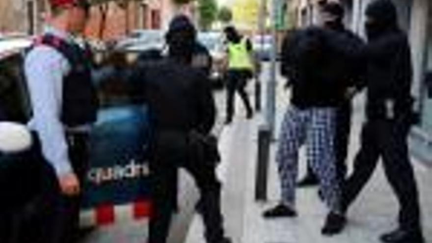 Els Mossos detenen un dels gihadistes a Cornellà de Llobregat.