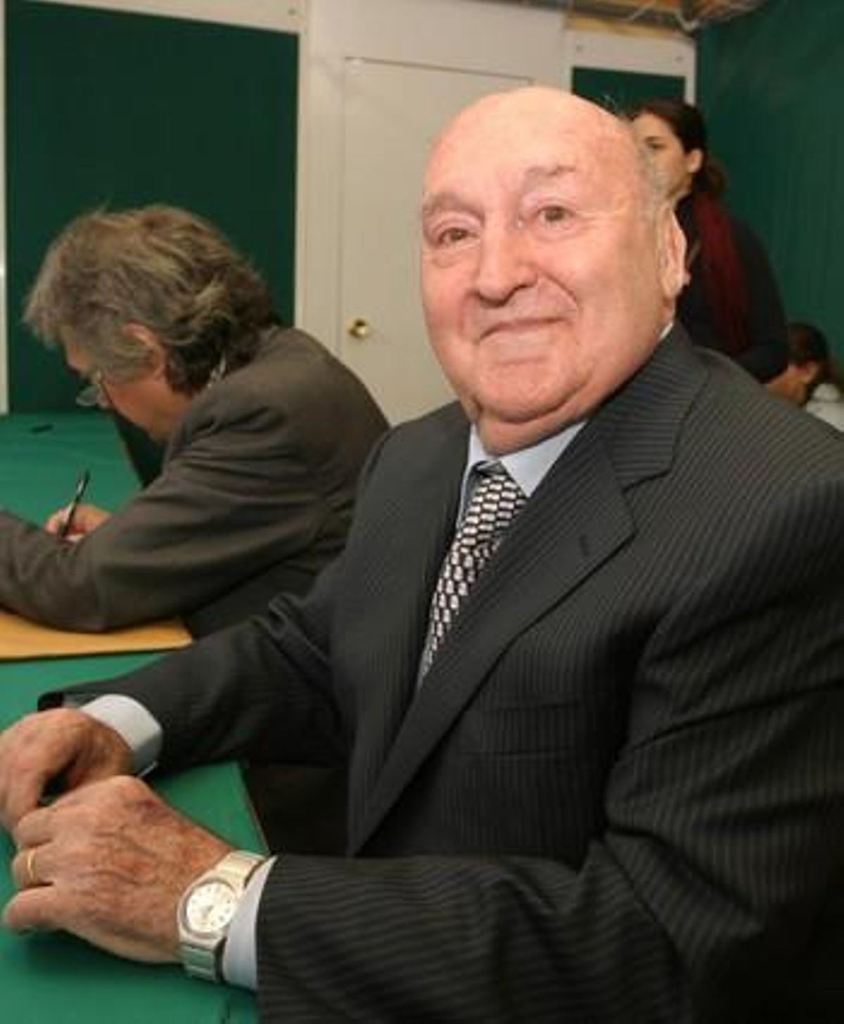 Fabián Estapé, el dia de Sant Jordi del 2006. Fabián Estapé, el dia de Sant Jordi del 2006.