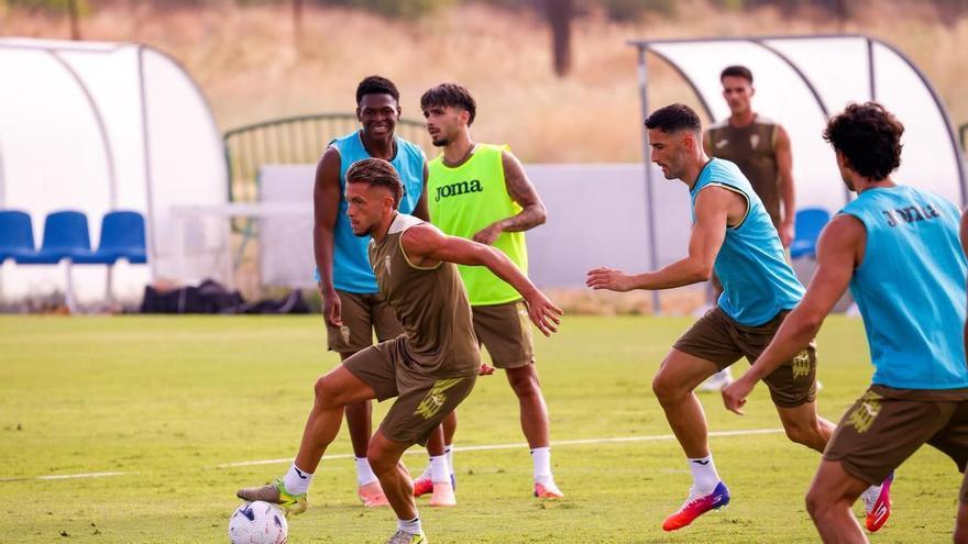 La afición responde en el entrenamiento del Córdoba CF