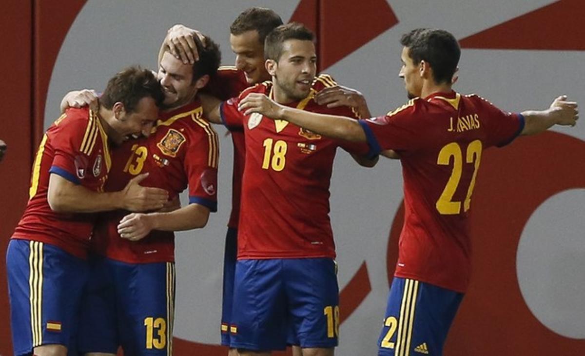 Els jugadors celebren el gol de Mata davant Irlanda, a Nova York.