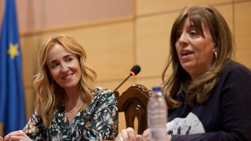 Patricia Bernardo y Silvia Martínez, durante la presentación.