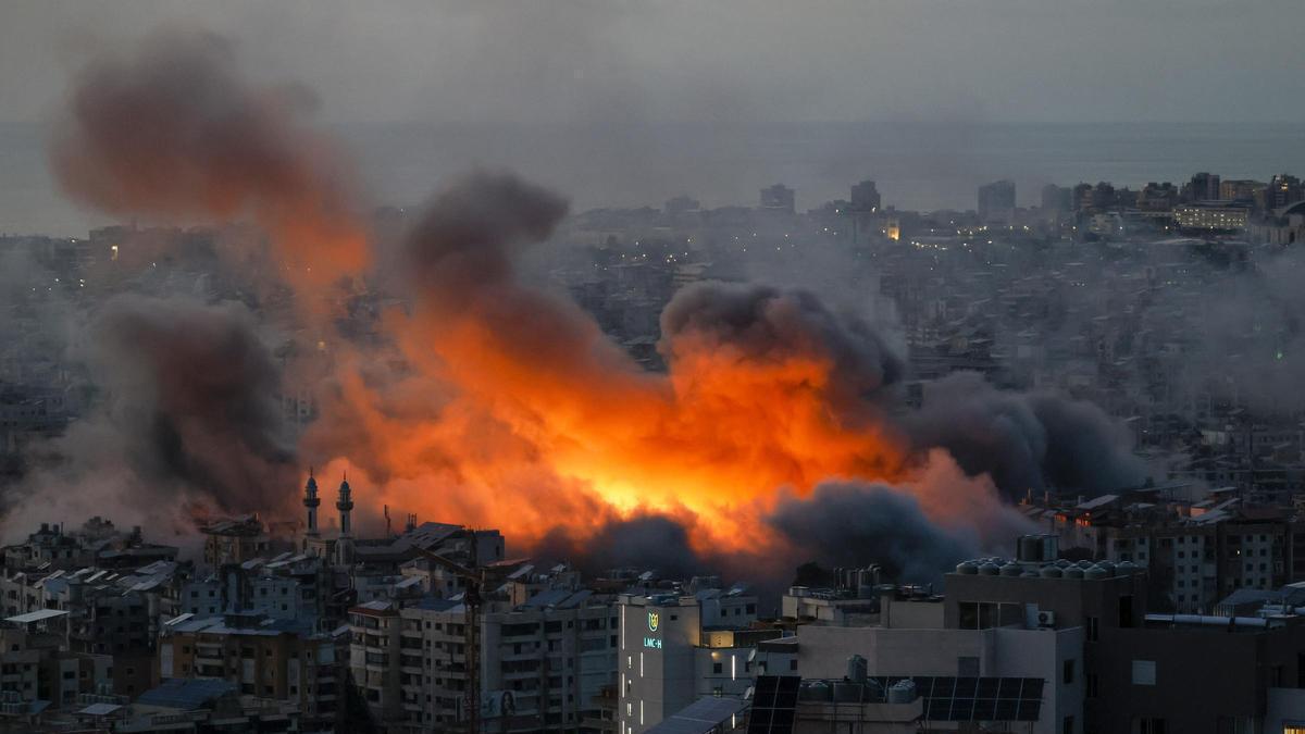 Los ataques israelíes continúan causando destrozos en los suburbios del sur de Beirut