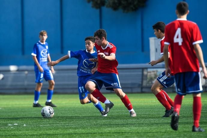 25-01-20  DEPORTES. CAMPOS DE FUTBOL DE LA ZONA DEPORTIVA DEL PARQUE SUR EN  MASPALOMAS. MASPALOMAS. SAN BARTOLOME DE TIRAJANA.  San Fernando de Maspalomas Santos- Veteranos del Pilar (Cadetes).  Fotos: Juan Castro.  | 25/01/2020 | Fotógrafo: Juan Carlos Castro