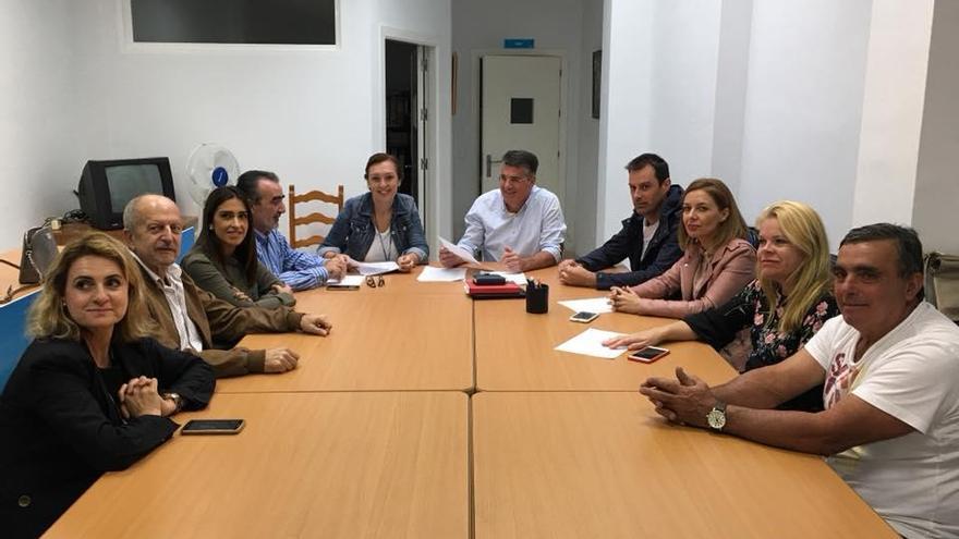 El grupo municipal del PP, durante la reunión celebrada ayer.