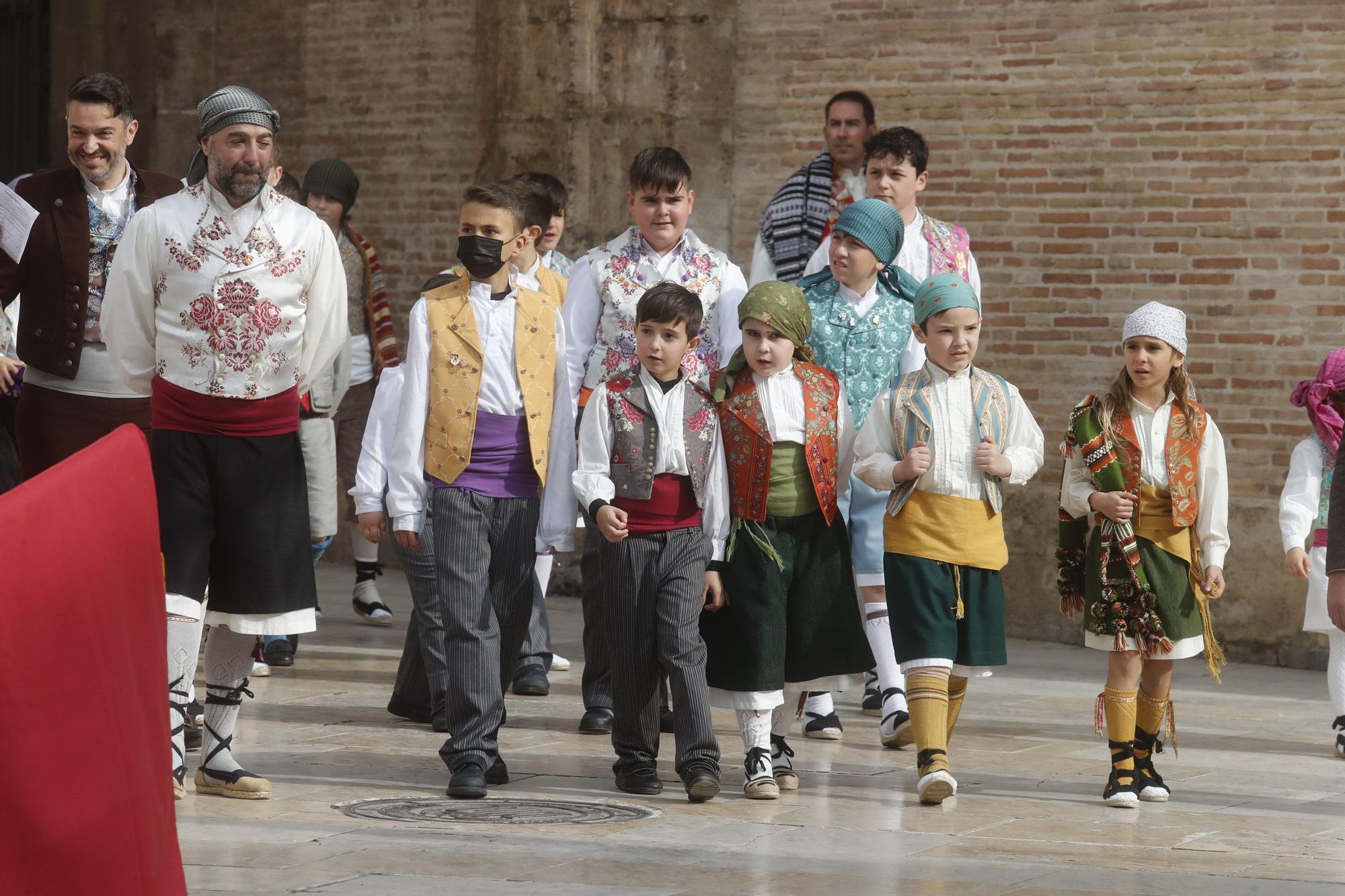 Búscate en el segundo día de ofrenda por la calle de la Paz (entre las 15:30 a las 17:00 horas)