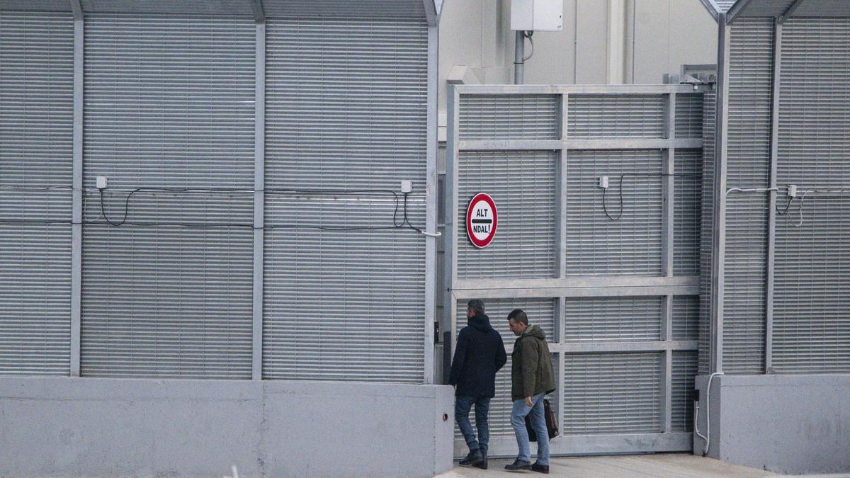 Archivo - Traslado de migrantes desde Italia a Albania en enero