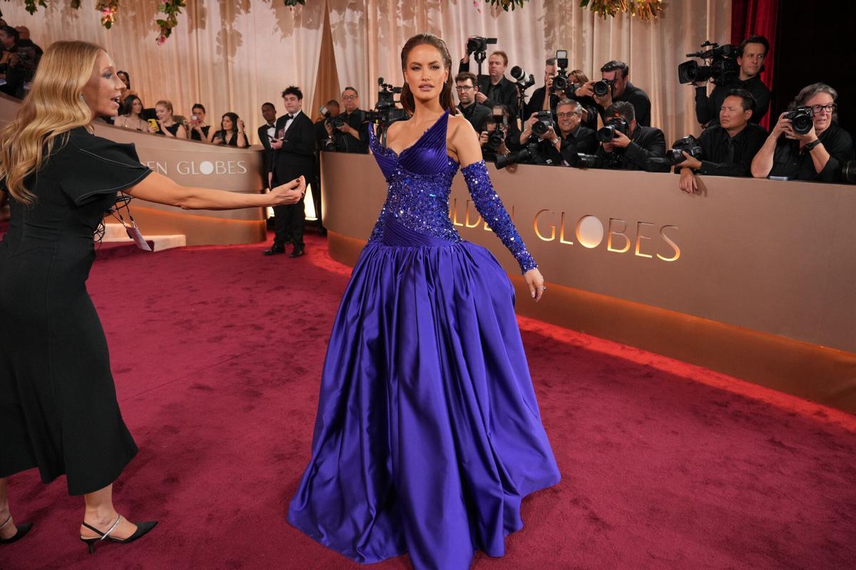 La modelo estadounidense Haley Kalil, en los Globos de Oro 2026.