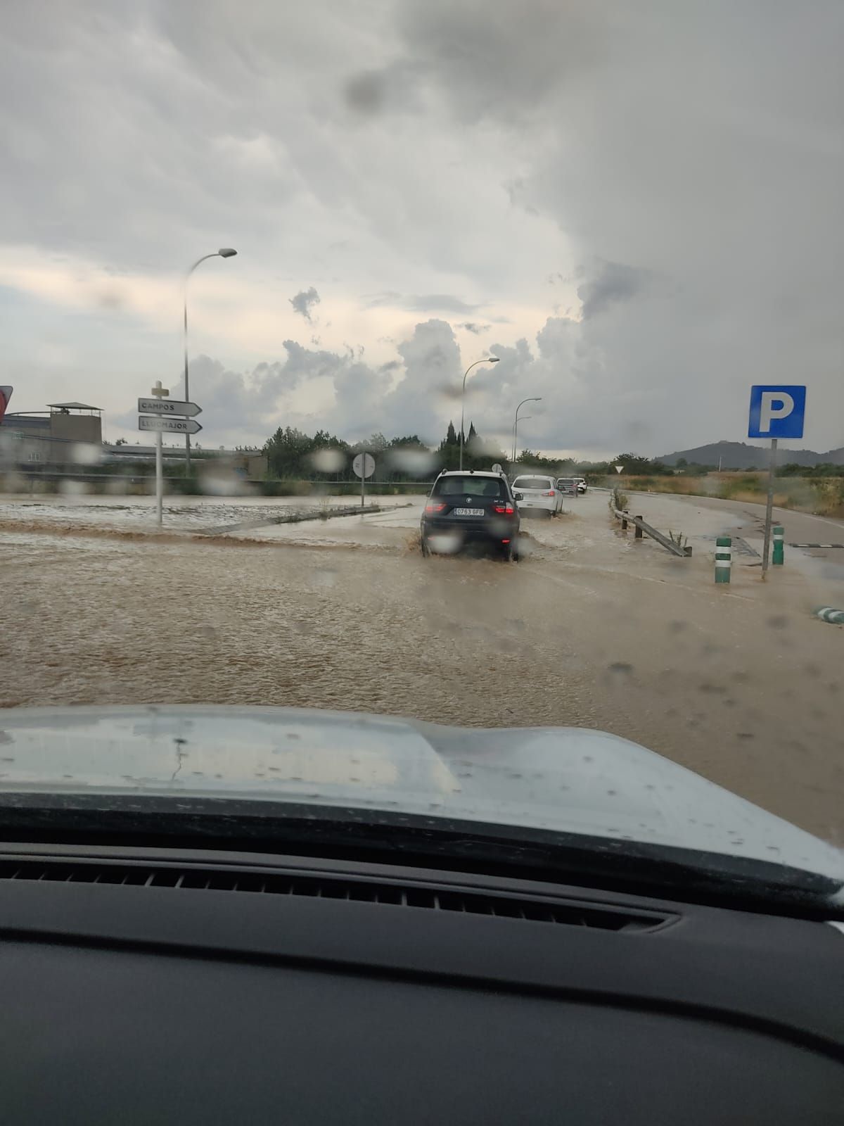 El tiempo en Mallorca: Una tromba de agua descarga 70 litros en Porreres y anega calles y carreteras