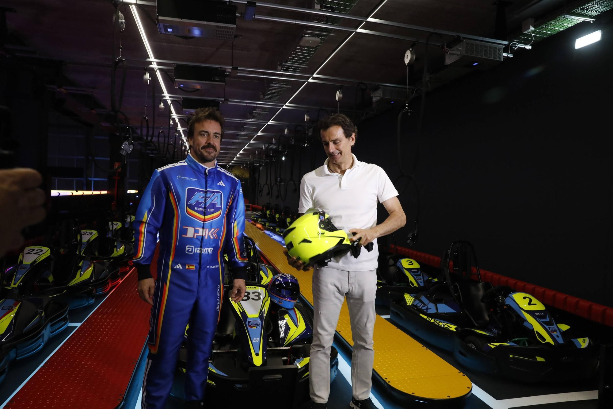 El piloto de Fórmula 1 Fernando Alonso presenta su nuevo circuito indoor de karting en La Morgal (Llanera)