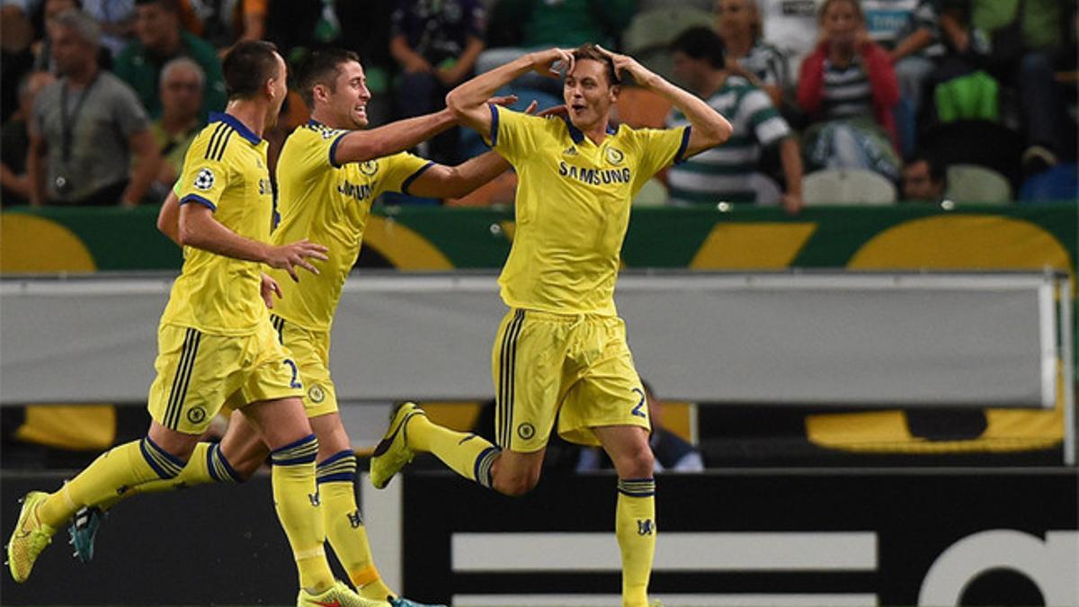 Matic celebra su decisivo gol de cabeza ante el Sporting