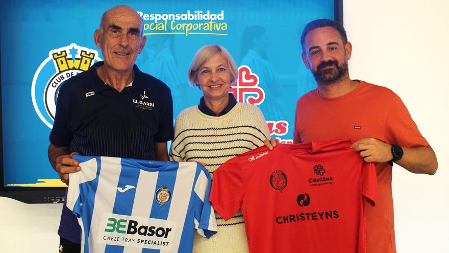 El CF Gandia se une a Cáritas por una buena causa en esta temporada