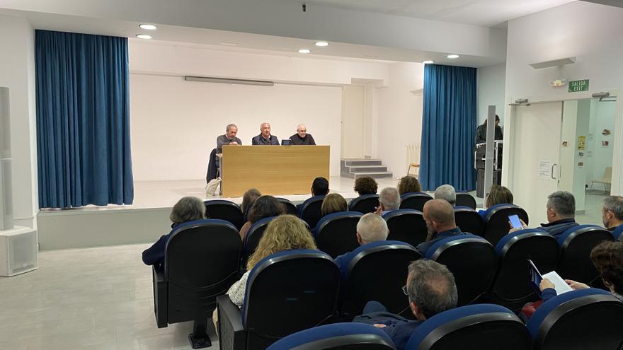 Més de 1.200 topònims en un llibre de la costa de Sant Antoni