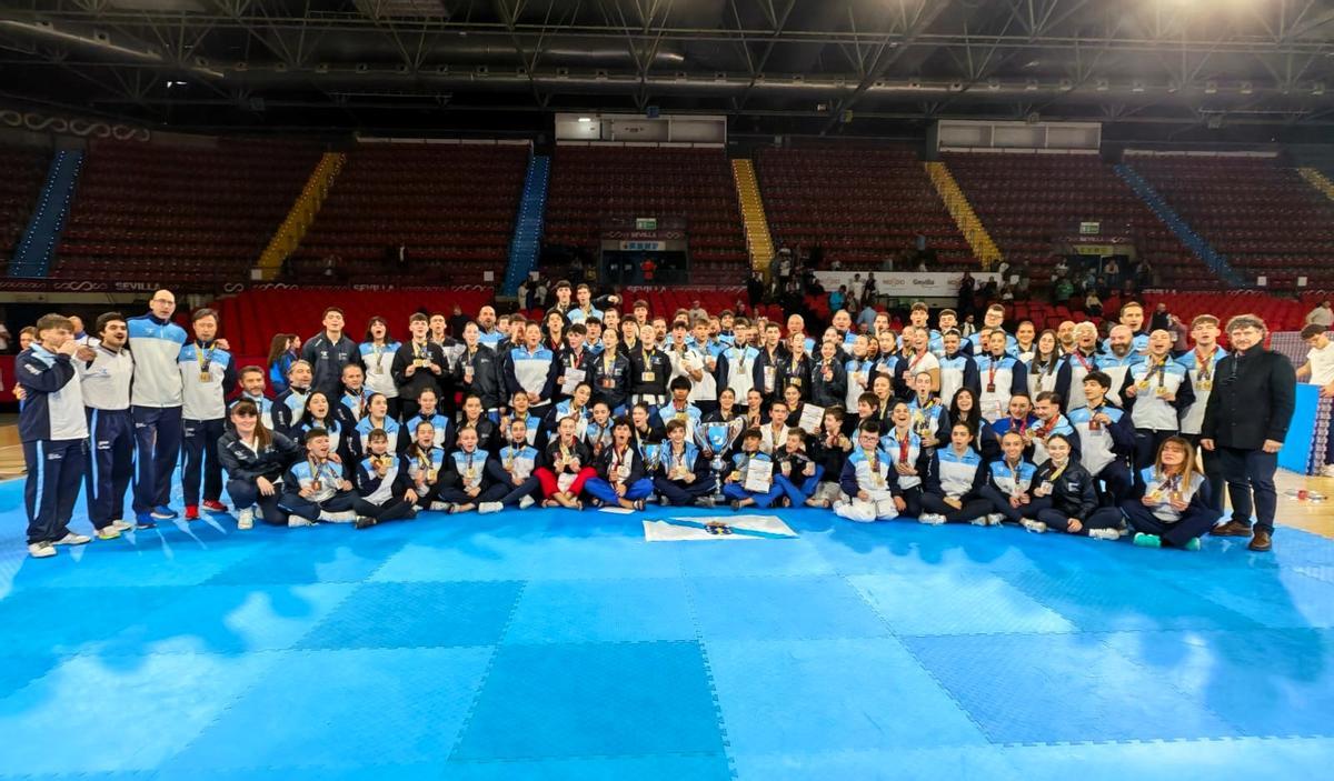 Os representantes galegos en Sevilla.