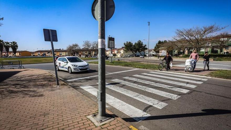 Vecinos piden semáforos en Luis de Góngora por los atropellos