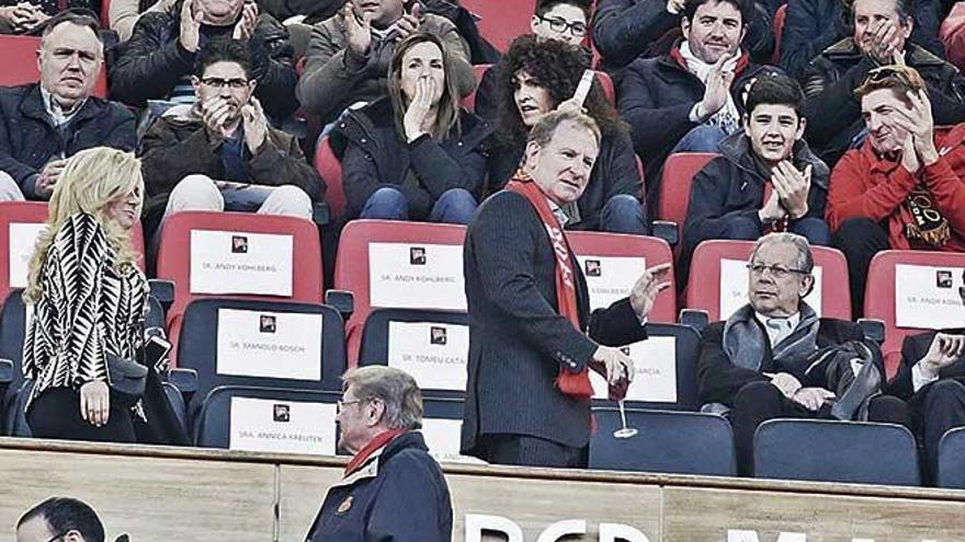 Robert Sarver, en el palco de Son Moix en su primer aÃ±o como mÃ¡ximo accionista.