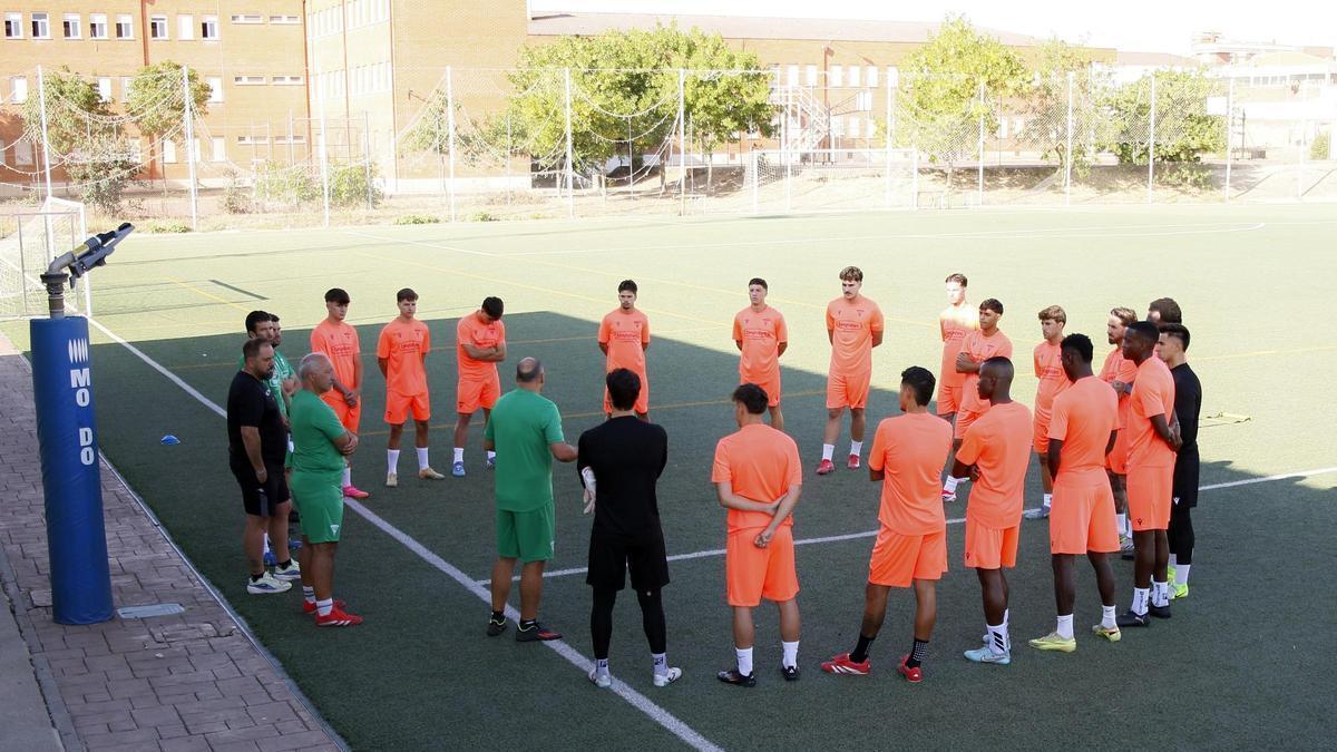 Entrenamiento del Villanovense este martes.