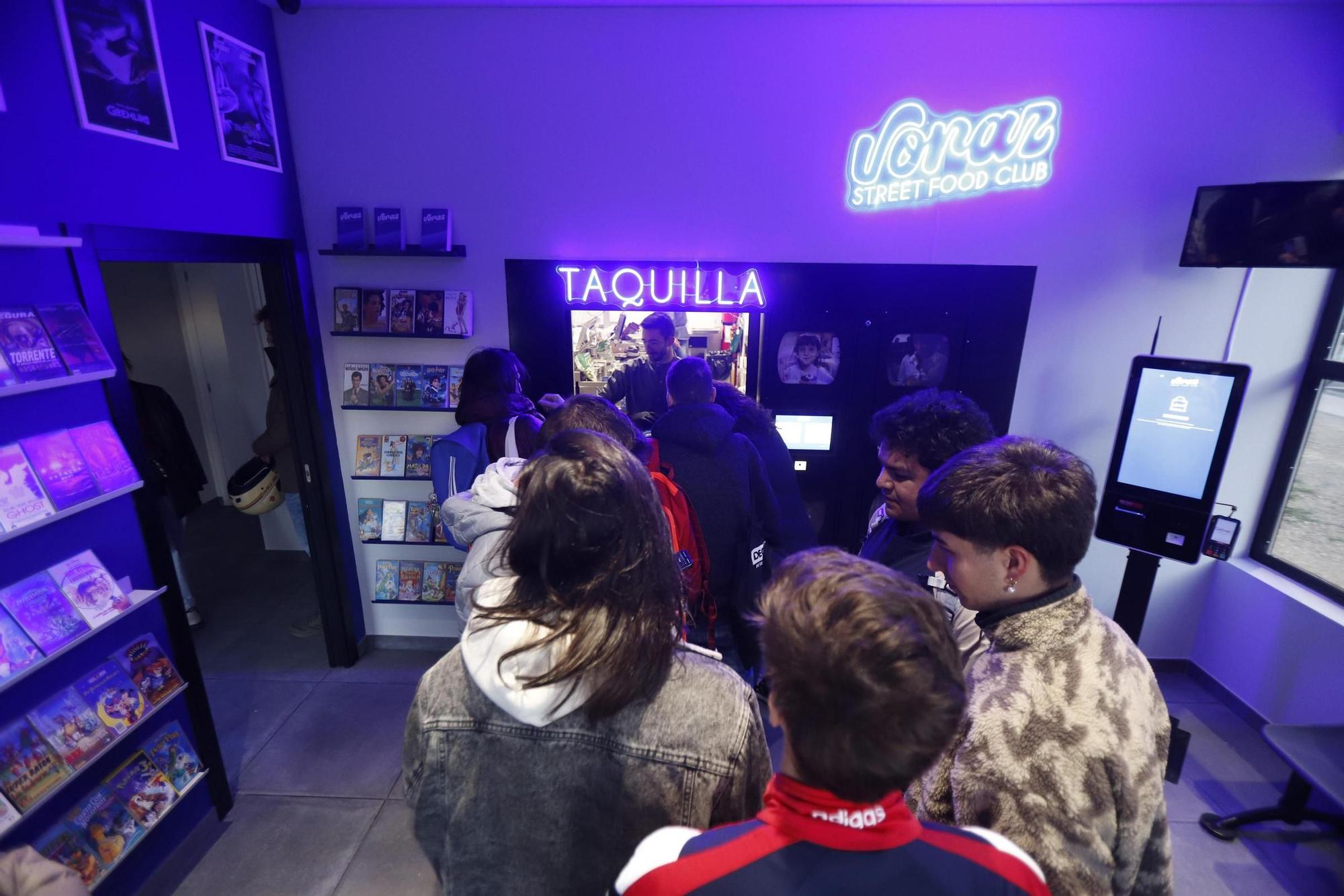 En imágenes | Abre en Voraz Steet Food en Zaragoza, un take away escondido en un videoclub