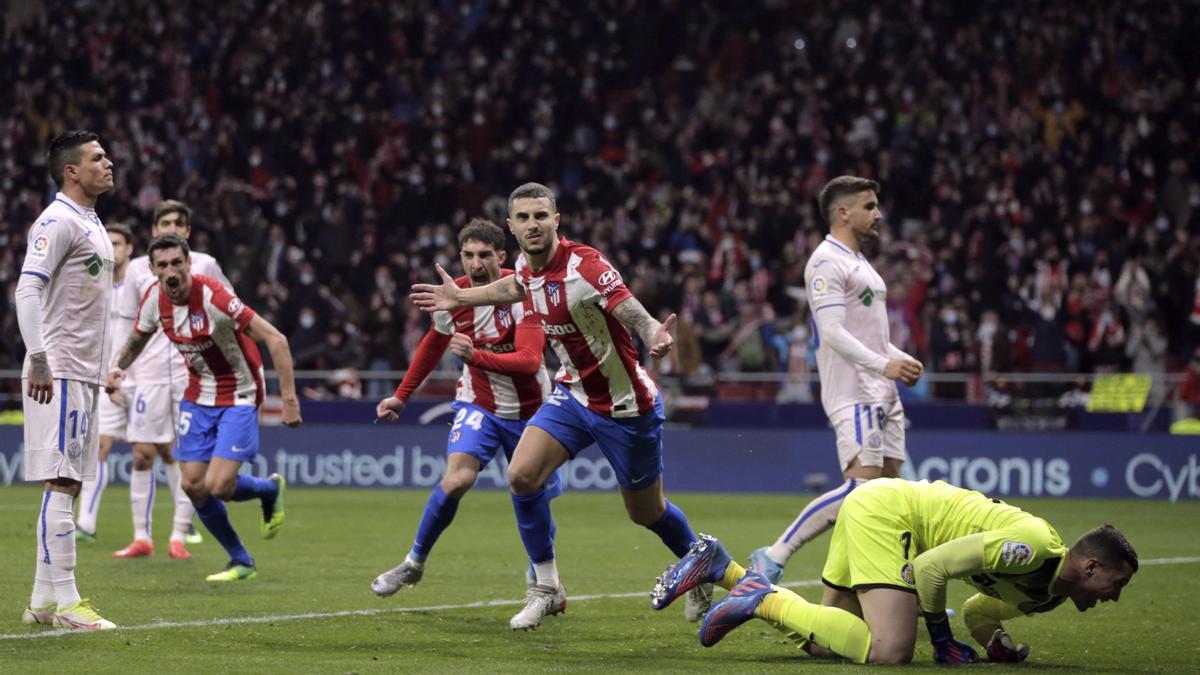 Hermoso celebra el cuarto gol del Atlético ante el Getafe.