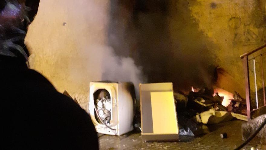 Arde una ladera en El Polvorín