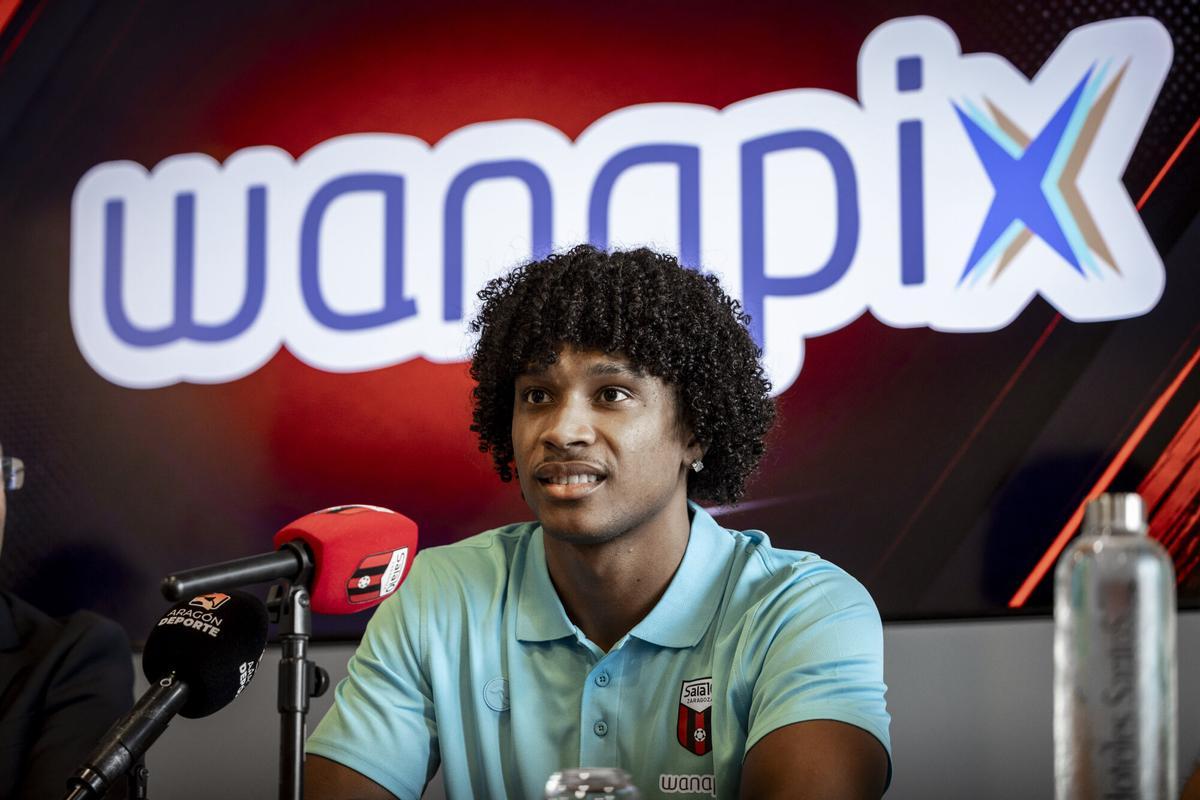 PRESENTACION DE UN NUEVO FICHAJE Y DE LA TEMPORADA DEL WANAPIX ZARAGOZA