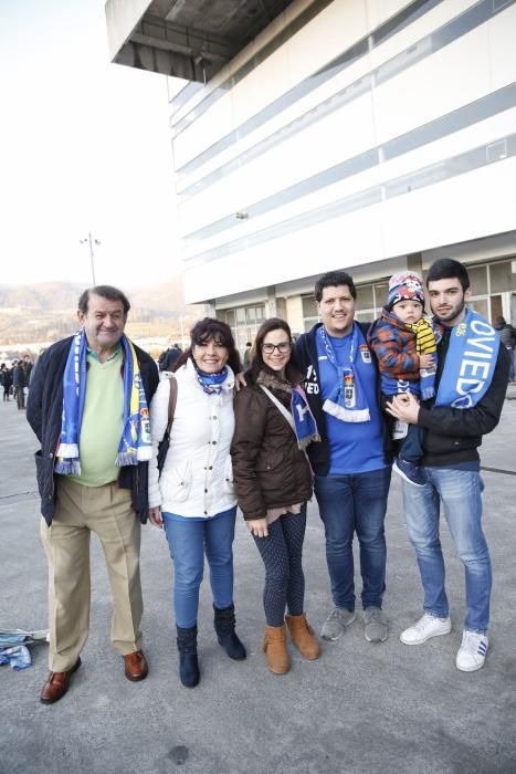 La afición acude a animar al Oviedo ante el Córdoba