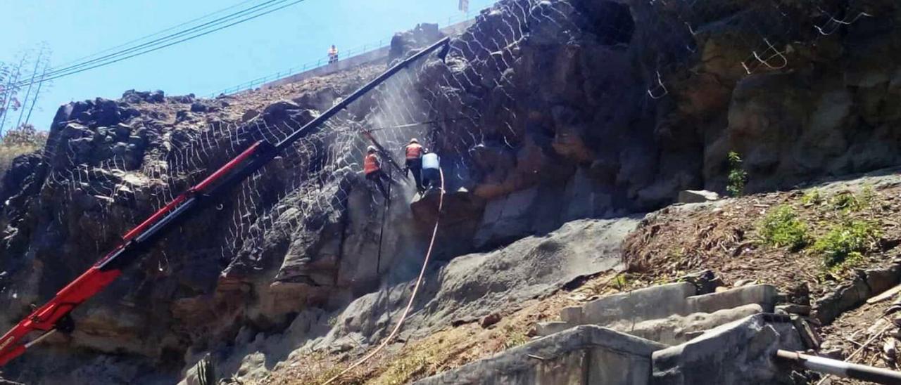 Unos trabajos en una ladera.