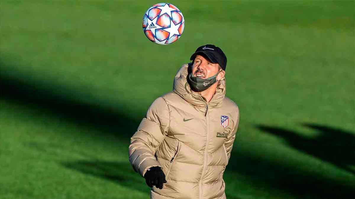 Simeone considera que tener a Luis Suárez hace al Atlético jugar más ofensivo