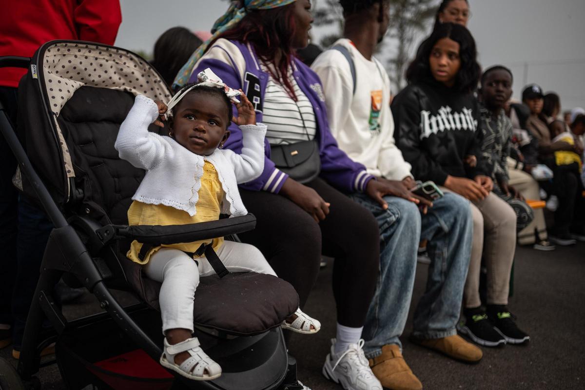 Así ha sido el encuentro del papa León XIV con migrantes de Las Raíces