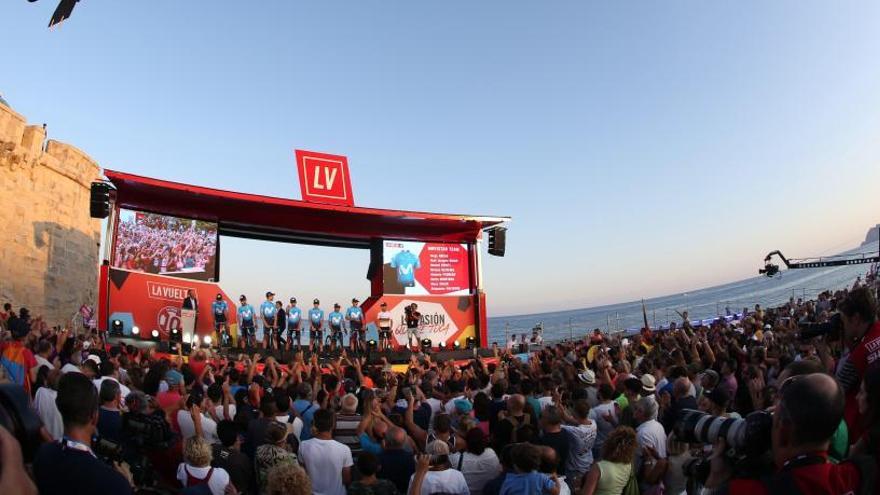 El equipo Movistar, en la presentación de la Vuelta a España.