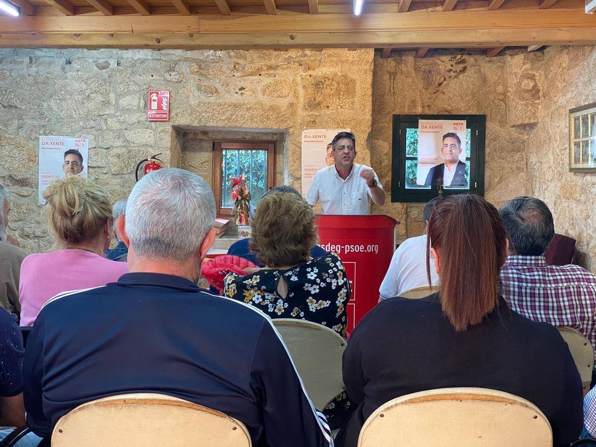 Mario Rodríguez, ayer en un mitin en Ameixoada.