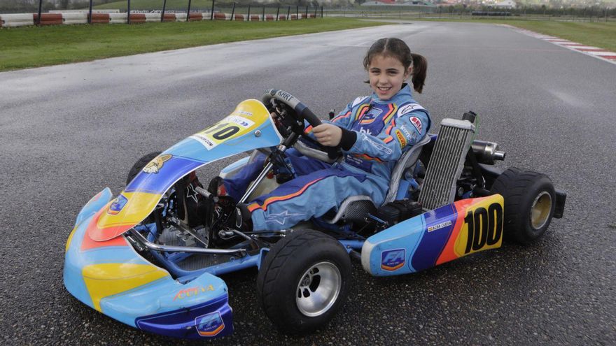 Alba Cueva, en el circuito del museo de Fernando Alonso, en Llanera.