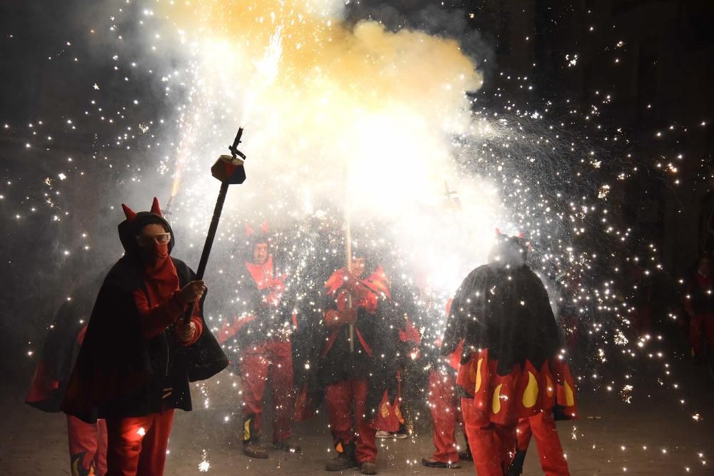 La trobada de diables fa tremolar el Barri Antic d