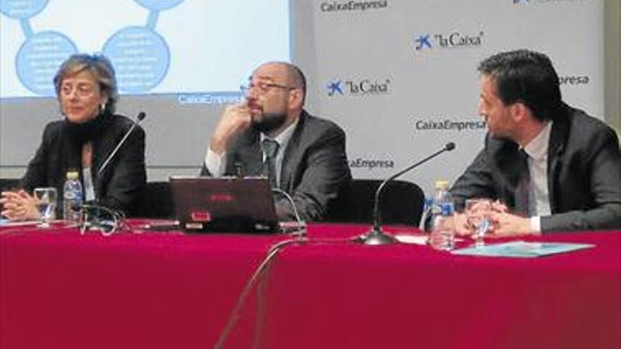 CaixaBank asesora a 40 firmas de Castellón