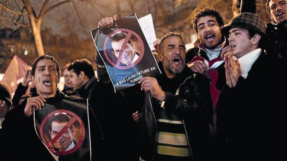 TÚNEZLos manifestantes piden la dimisión de Ben Alí, ayer.